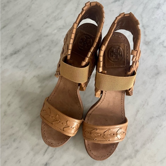 TORY BURCH Neutral Leather Sandel Heel - Size 8.5 - Picture 3 of 4